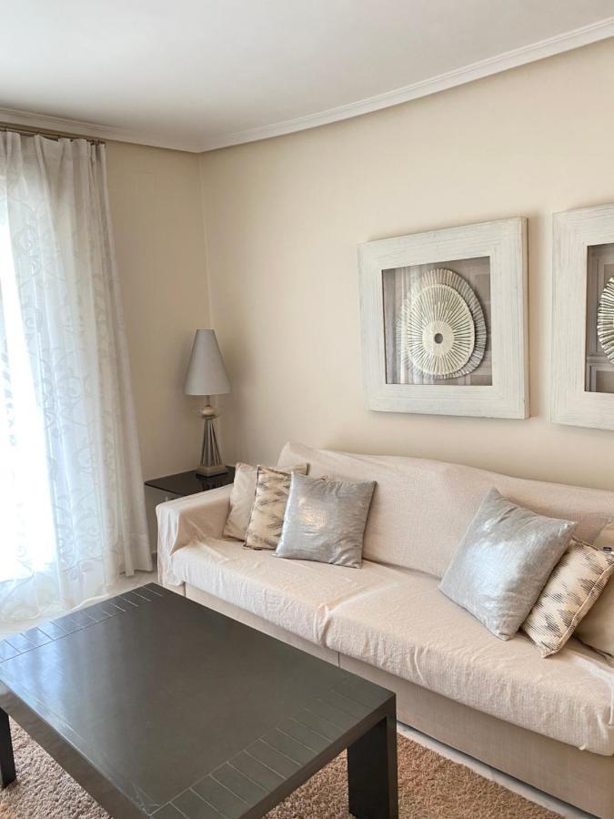 Elegant 2-Bedroom Apartment In Benidorm With Private Pool And Scenic Garden Views Cala de Finestrat Exterior foto